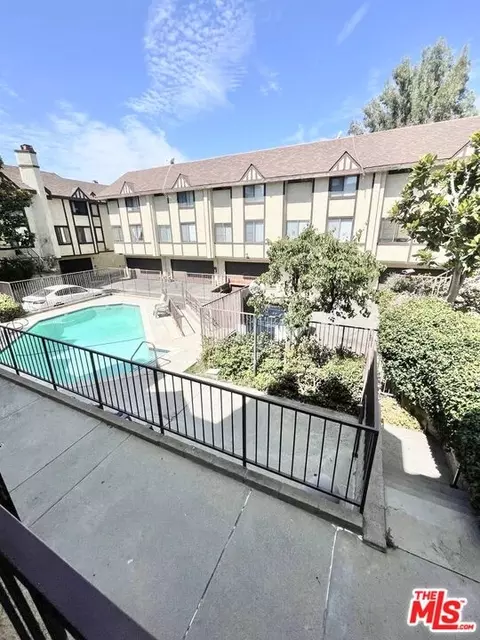 21720 Hart St #12, Canoga Park, CA 91303