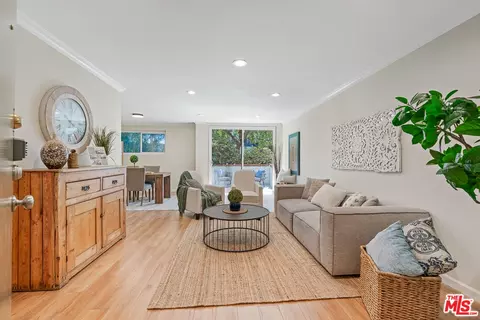 7300 Franklin Ave #348, Los Angeles, CA 90046