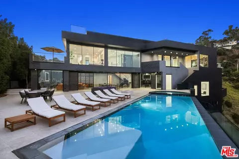 1924 Sunset Plaza Dr, Los Angeles, CA 90069
