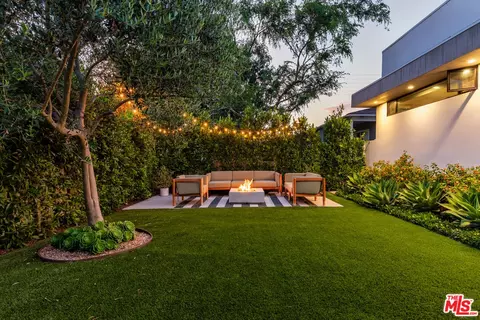 3616 Maplewood Ave, Los Angeles, CA 90066