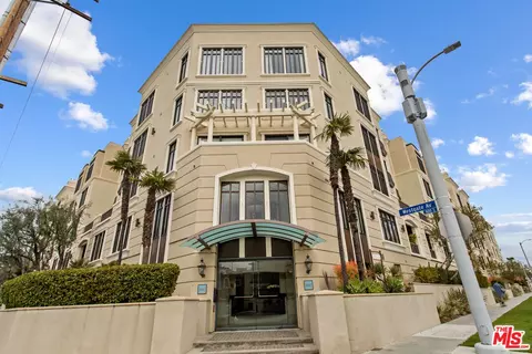 11847 Gorham Ave #205, Los Angeles, CA 90049