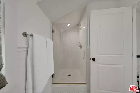 28850 Hampton Pl, Malibu, CA 90265 photo 31