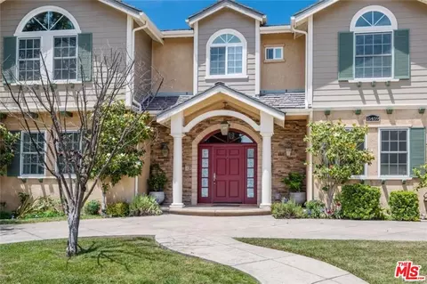 15459 Dickens St, Sherman Oaks, CA 91403