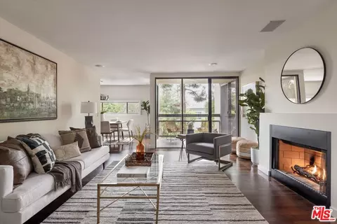 8380 Waring Ave #207, Los Angeles, CA 90069