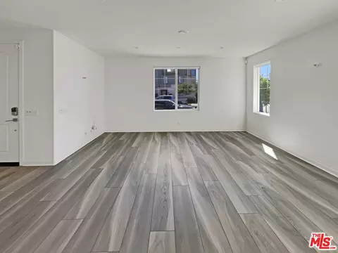 145 Stage, Irvine, CA 92618 photo 3