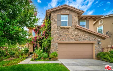28313 Esplanada Dr, Valencia, CA 91354