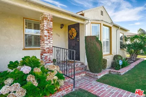 1316 S Castlegate Ave, Compton, CA 90221 photo 4