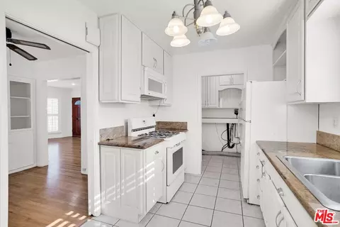 1316 S Castlegate Ave, Compton, CA 90221 photo 8