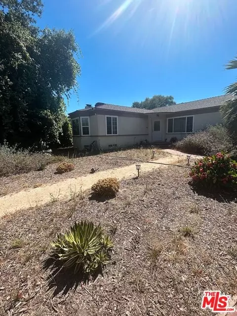 385 Oneida Dr, Pasadena, CA 91107 photo 3