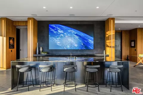 1200 Club View Dr #PH18, Los Angeles, CA 90024