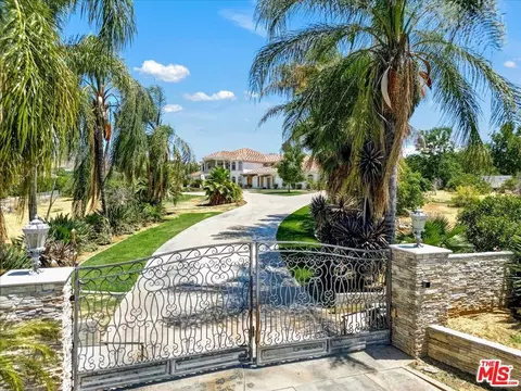 11377 Opal Ave, Redlands, CA 92374 photo 2
