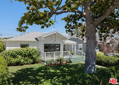 7810 Dunbarton Ave, Los Angeles, CA 90045