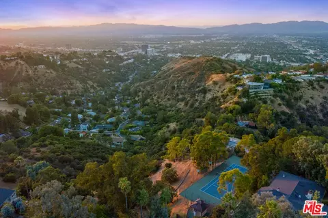 14771 Mulholland Dr, Los Angeles, CA 90077