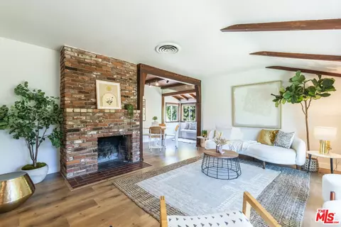 7727 Louise Ave, Northridge, CA 91325