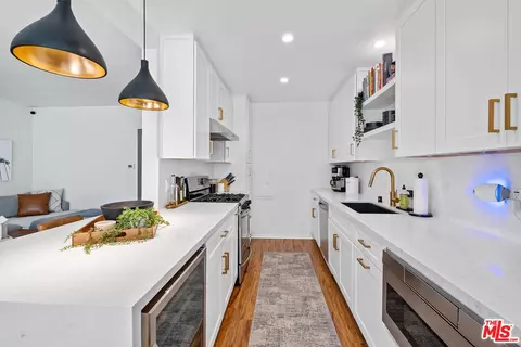 2621 Centinela Ave #17, Santa Monica, CA 90405