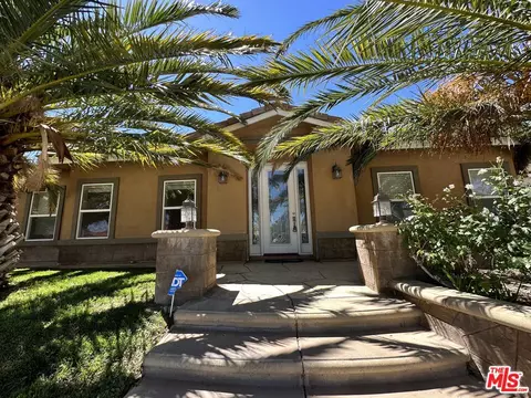 5806 W Avenue M6, Quartz Hill, CA 93536