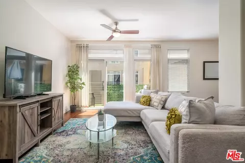 250 N First St #525, Burbank, CA 91502