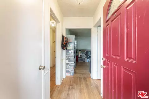 17011 Burton St, Lake Balboa, CA 91406