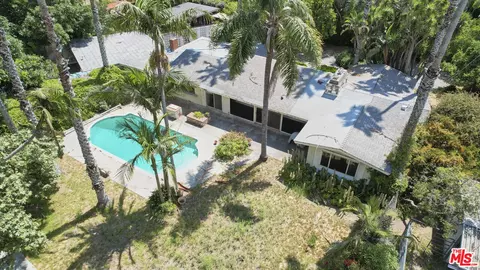 6414 Bonsall Dr, Malibu, CA 90265