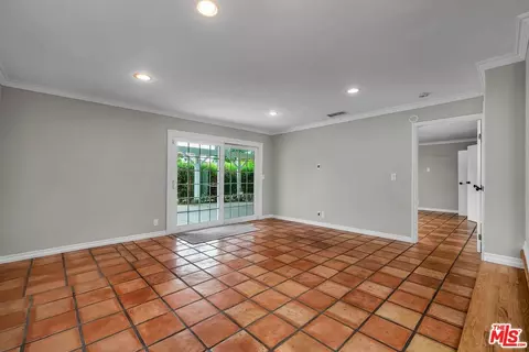 6517 Balcom Ave, Reseda, CA 91335 photo 9