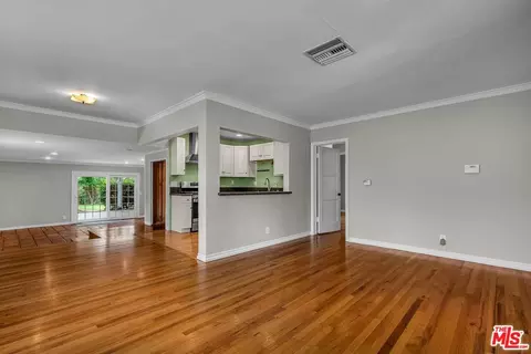 6517 Balcom Ave, Reseda, CA 91335 photo 5