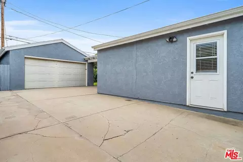 6517 Balcom Ave, Reseda, CA 91335 photo 22
