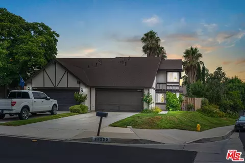 28222 Miss Grace Dr, Canyon Country, CA 91387