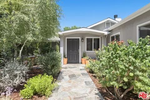 5262 Baza Ave, Woodland Hills, CA 91364