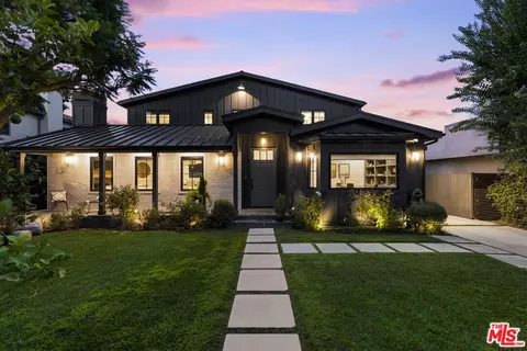 13025 Dickens St, Studio City, CA 91604