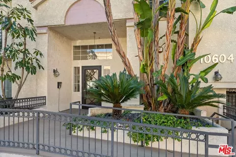 10604 Valley Spring Ln #101, Toluca Lake, CA 91602