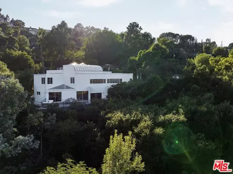 7317 Pyramid Dr, Los Angeles, CA 90046