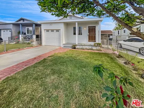 12261 211th St, Lakewood, CA 90715