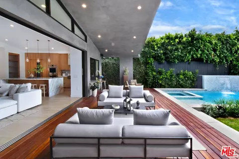 13121 Valley Vista Blvd, Studio City, CA 91604