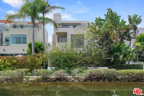 2213 Grand Canal, Venice, CA 90291