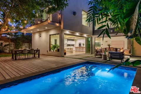 961 Vernon Ave, Venice, CA 90291