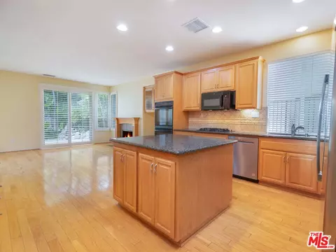 20531 Como Ln, Porter Ranch, CA 91326 photo 9