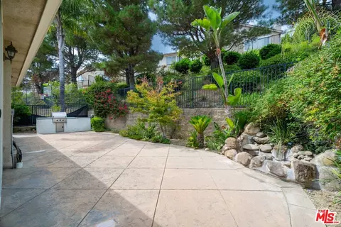 20531 Como Ln, Porter Ranch, CA 91326 photo 28