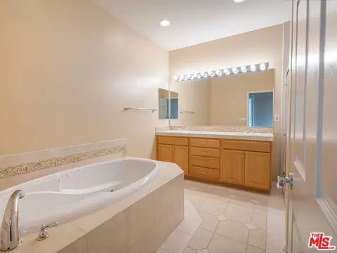 20531 Como Ln, Porter Ranch, CA 91326 photo 19