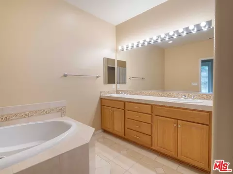 20531 Como Ln, Porter Ranch, CA 91326 photo 20