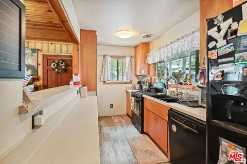 39588 Prospect Dr, Forest Falls, CA 92339 photo 5