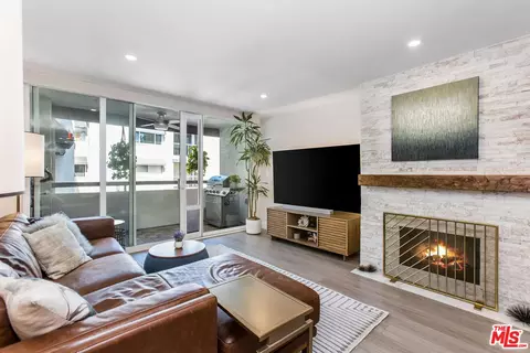 8535 W West Knoll Dr #217, West Hollywood, CA 90069