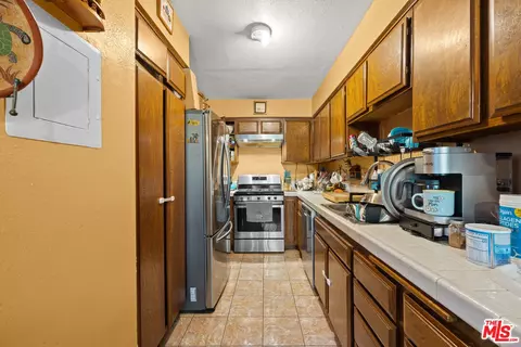 849 E Victoria St #604, Carson, CA 90746 photo 10
