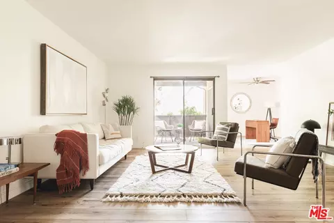 3933 N Virginia Rd #201, Long Beach, CA 90807