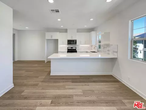 435 Lucent Dr, Stanton, CA 90680 photo 2