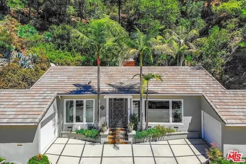 2424 Castilian Dr, Los Angeles, CA 90068
