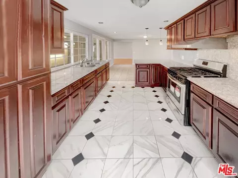 850 E Gladwick St, Carson, CA 90746 photo 14