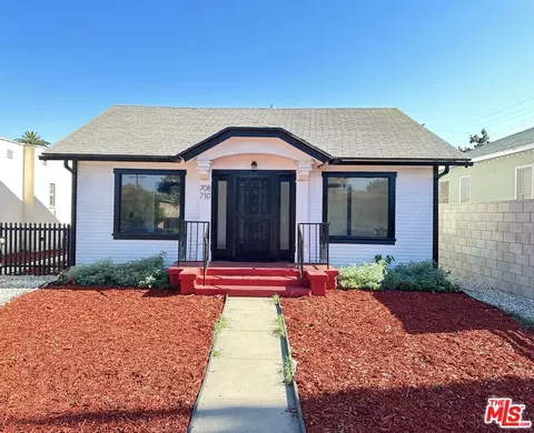 708 E 82nd St, Los Angeles, CA 90001