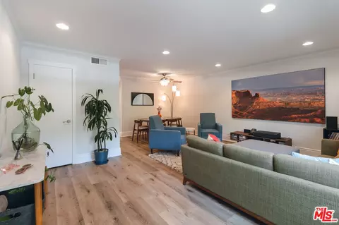 10856 Morrison St #2, North Hollywood, CA 91601