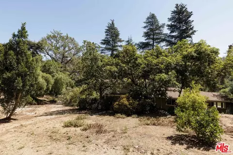 9618 Arrowood Dr, Beverly Hills, CA 90210