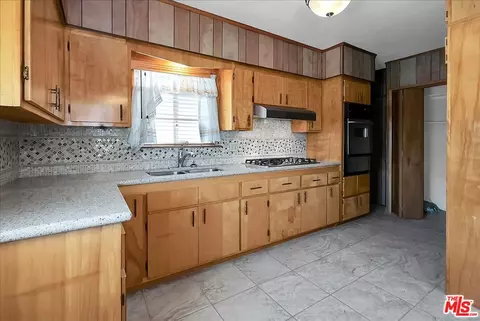 5446 Harcross Dr, View Park, CA 90043 photo 10